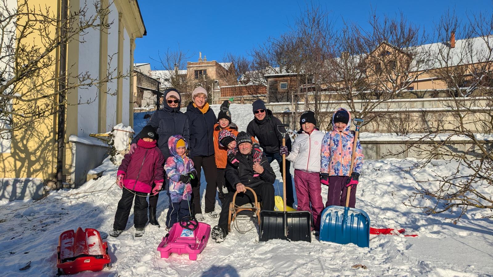Zima a sáňkování dorazily i do sboru v Lysé